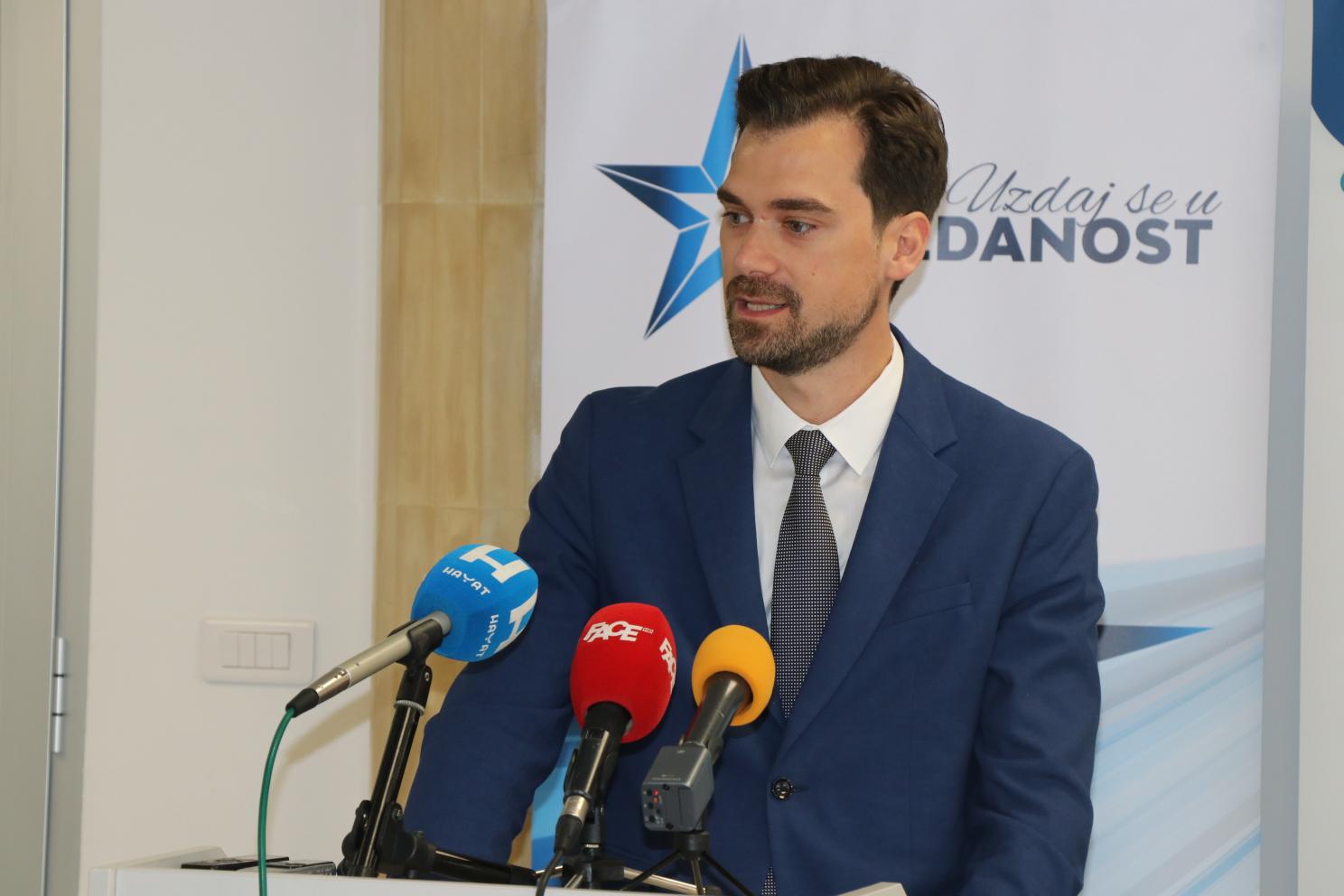 Arman Bejtula, Izvršni direktor, Direktor sektora za poslovanje sa stanovništvom i poduzetnicima NLB Banka Sarajevo